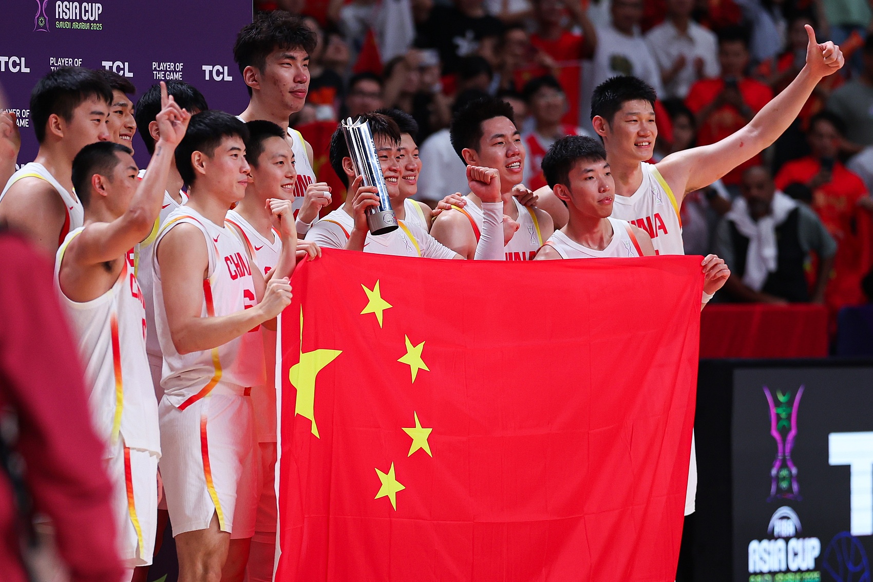 替补44-23!中国男篮12人轮换拉爆新西兰 我们正在拥抱着现代篮球 替补44-23!中国男篮12人轮换拉爆新西兰 我们正在拥抱着现代篮球