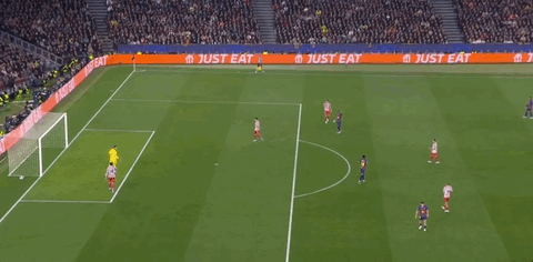 开云网站切尔西赞助商-孩子般的错误又来了，勒诺尔芒用手按住穆索开球未被判点